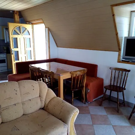 Aniko Apartmanhaz Apartment *