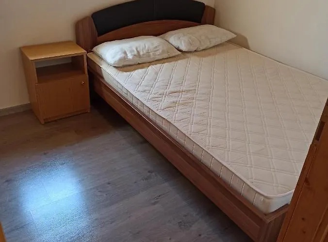 公寓 Aniko Apartmanhaz Balatonföldvár